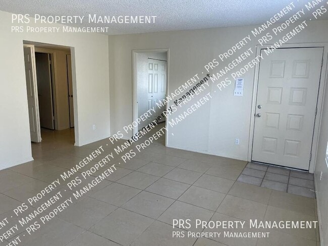 Building Photo - 1532 E El Parque Dr