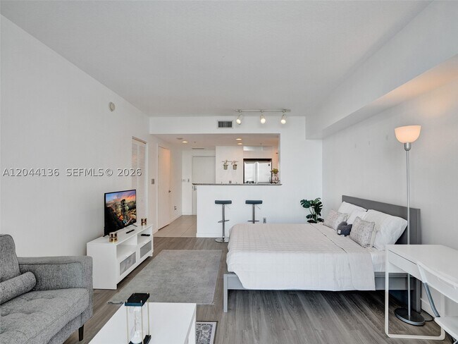 Building Photo - 325 S Biscayne Blvd