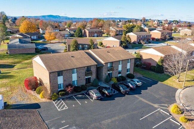 Foto del edificio - 1624 Buttonwood Ct