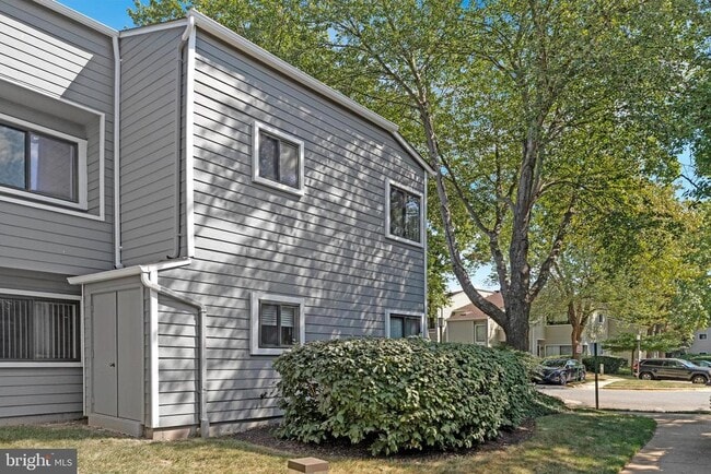 Building Photo - 1964 Villaridge Dr