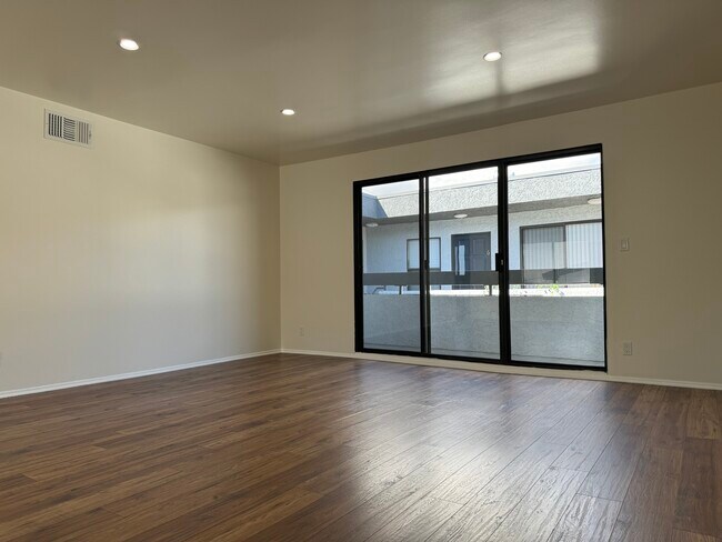 Building Photo - 4727 Kester Ave