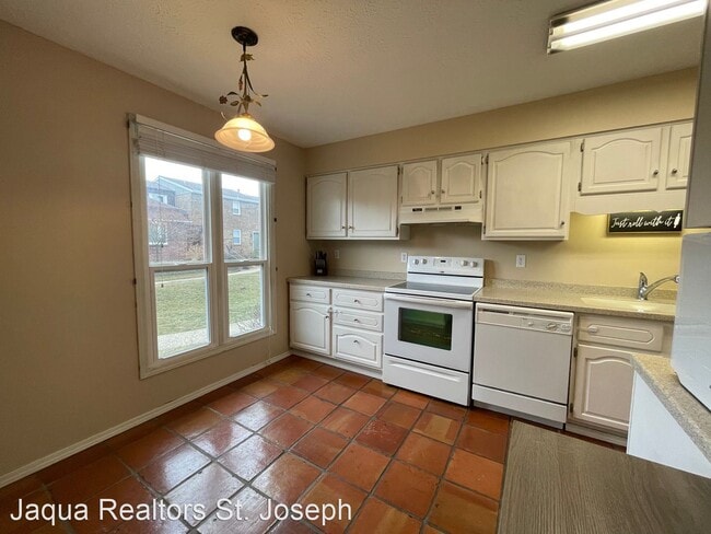 Building Photo - 2 br, 3.5 bath House - 2591 Stratford Drive