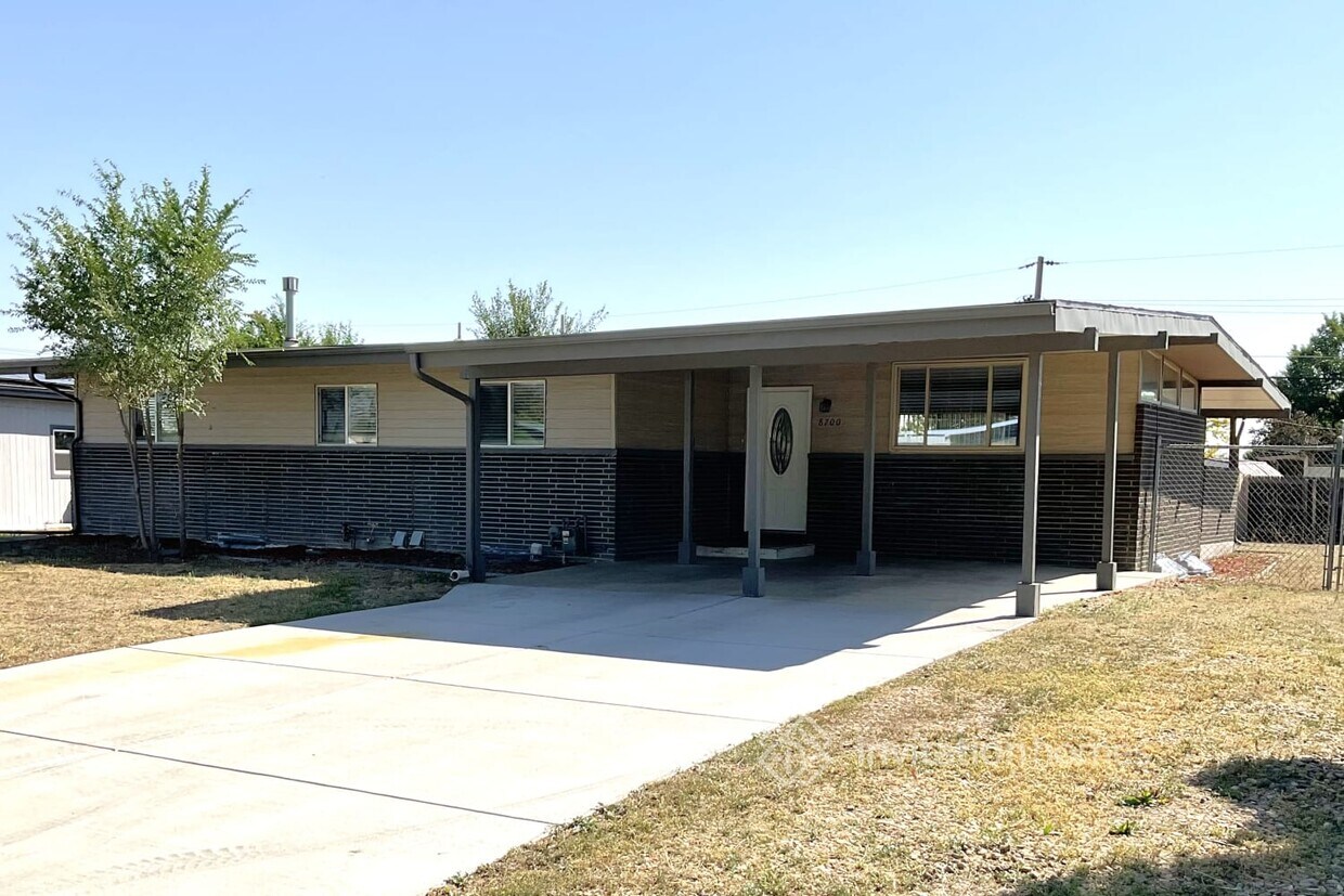 Foto principal - 8700 Galen Ct