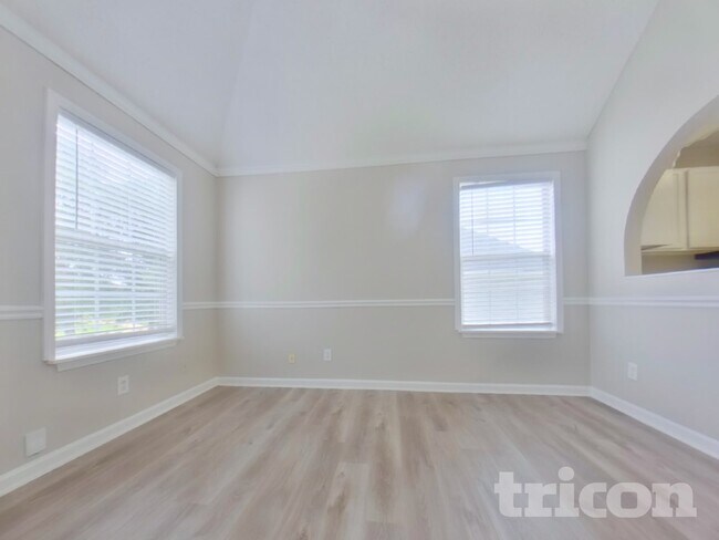 Foto del edificio - 4052 Mistymorn Ln