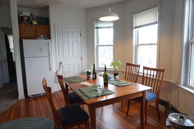 Foto del edificio - 58 Mansfield St