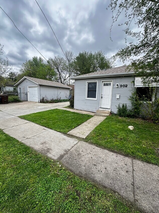 Primary Photo - 902 N Central Ave