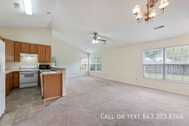 Building Photo - 202 Saturn Ct