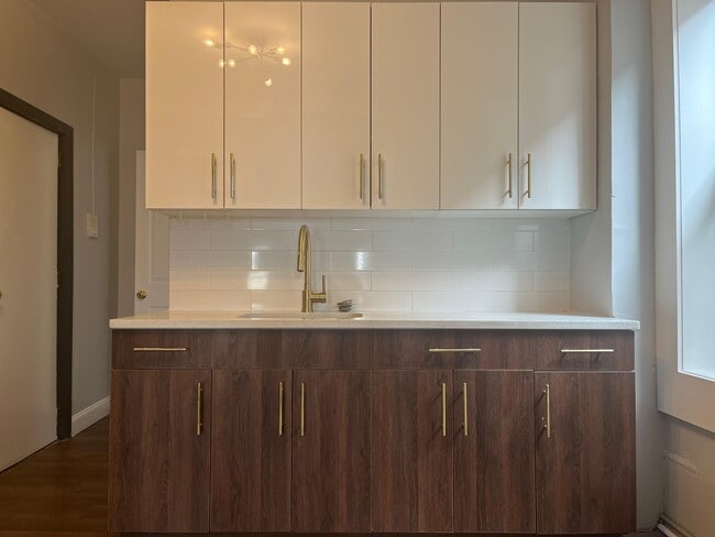 Building Photo - 937 Pavonia Ave