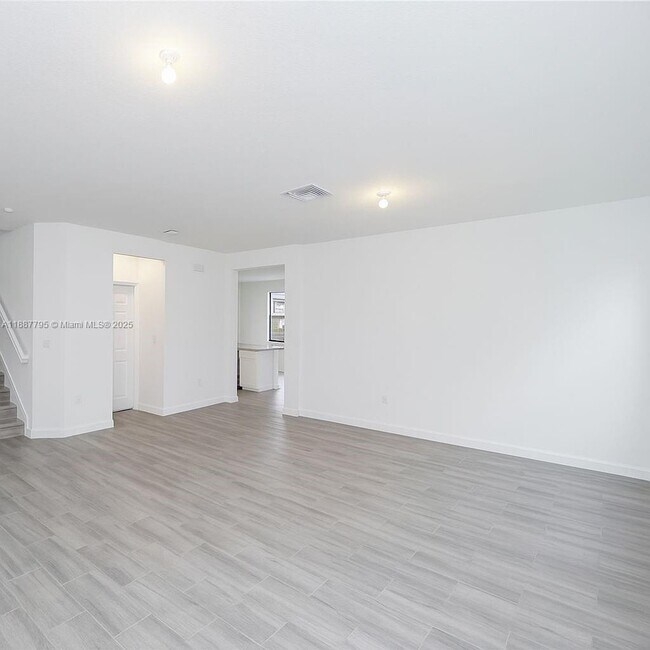 Foto del edificio - 244 NE 210th Way