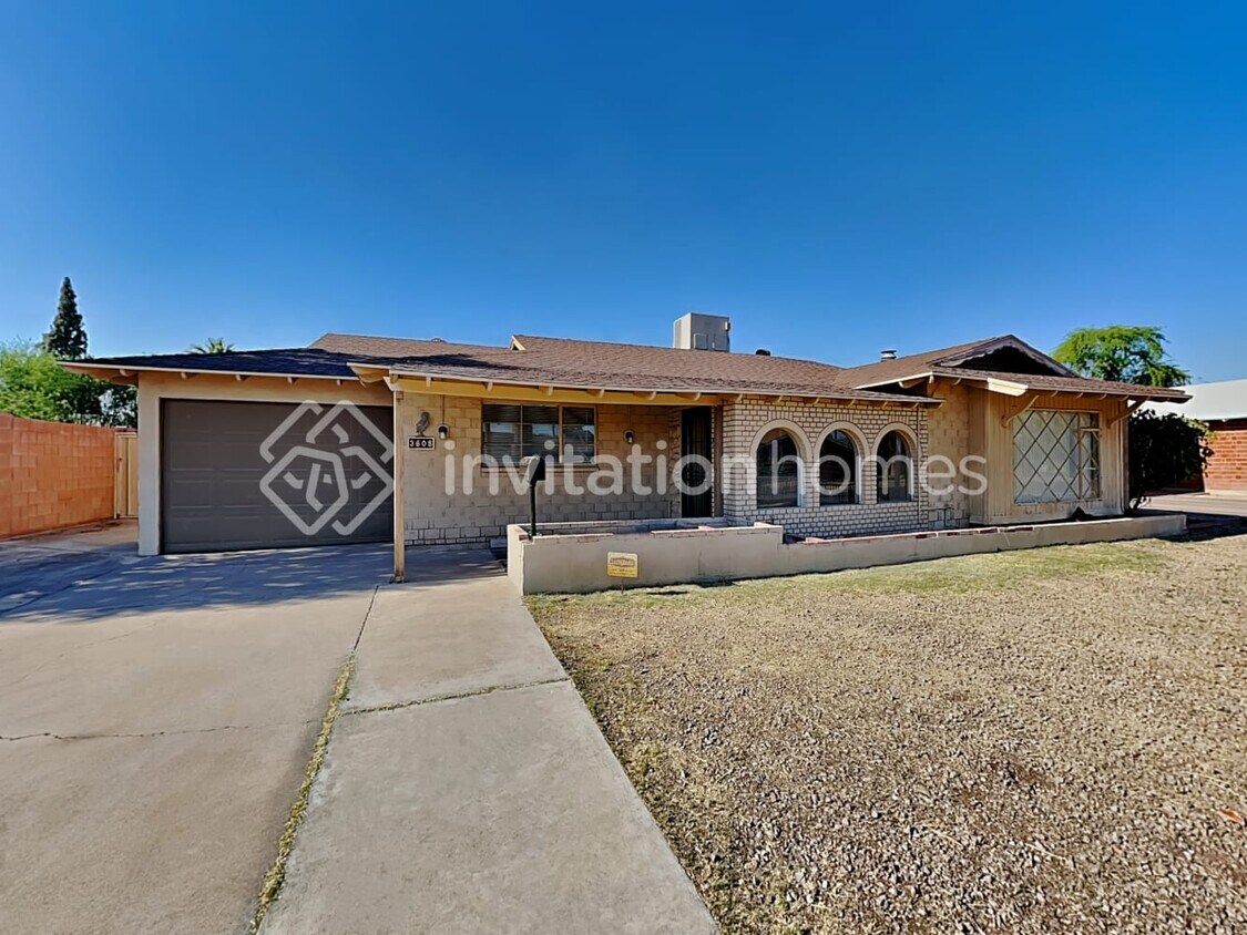 Primary Photo - 3608 W Sierra Vista Dr