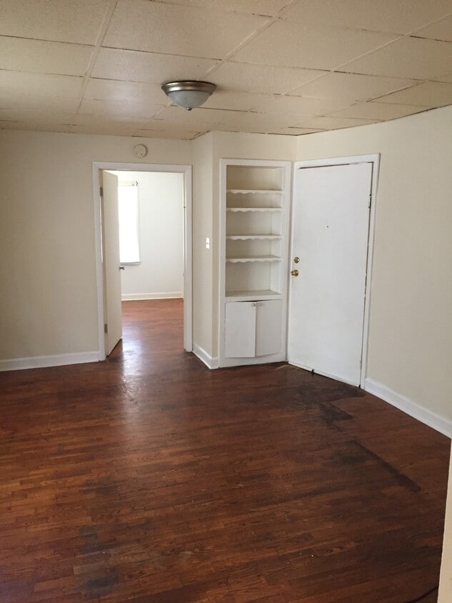 821 N 5th St Unit 821, Saint Joseph, MO 64501 Apartments at 821 N 5th