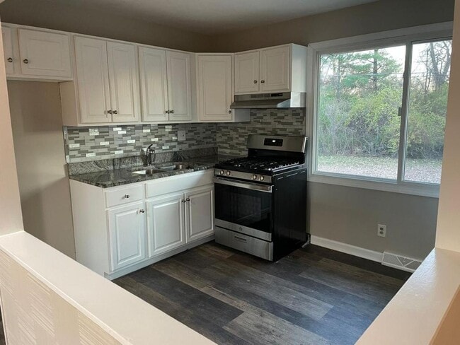 Photo - 2212 Collett Dr House