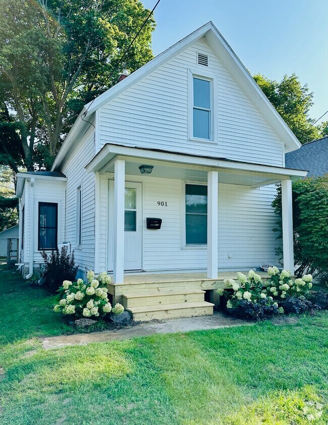 6260 Cedarmere, Traverse City, MI 49686 House Rental in Traverse City