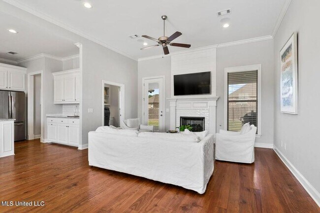 Foto del edificio - 3 Bed/2 Bath Home in Woodscape of Oakfield
