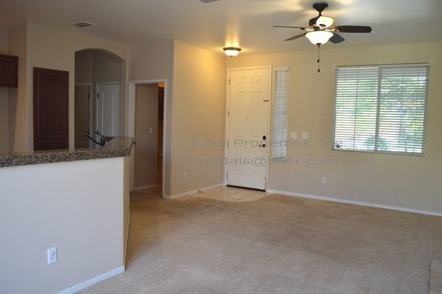 Building Photo - Beautiful Three Bedroom in Sacramento