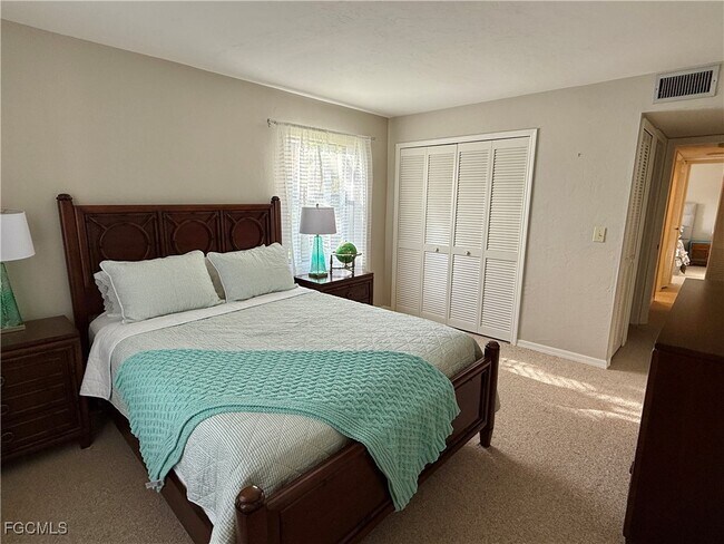 Foto del edificio - 6146 Whiskey Creek Dr