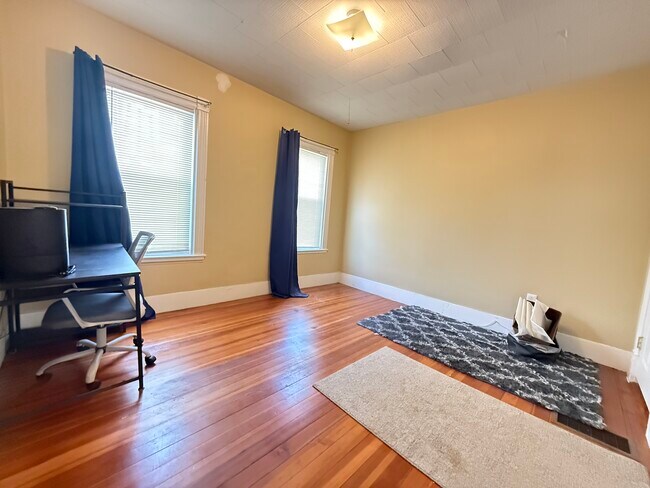 Foto del edificio - 53 Litchfield St