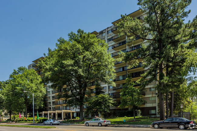 Building Photo - Central Gardens