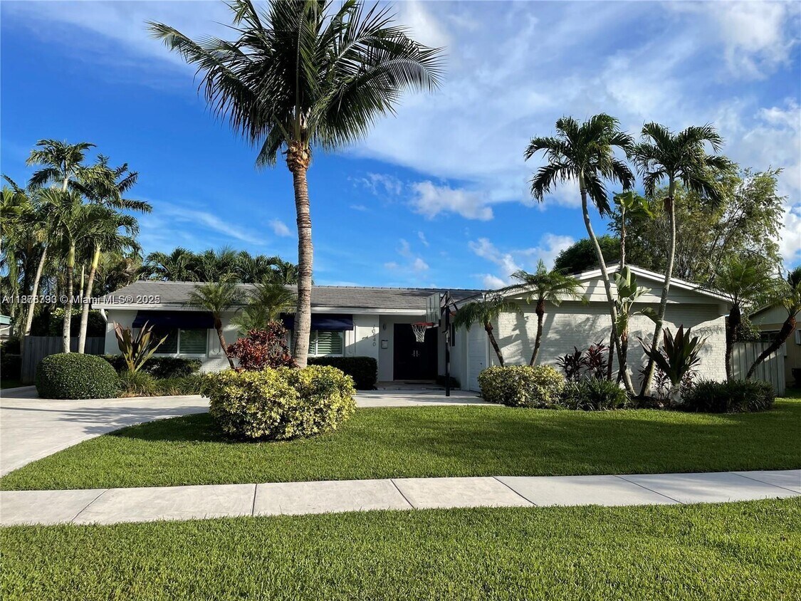 Foto principal - 10540 SW 96th St