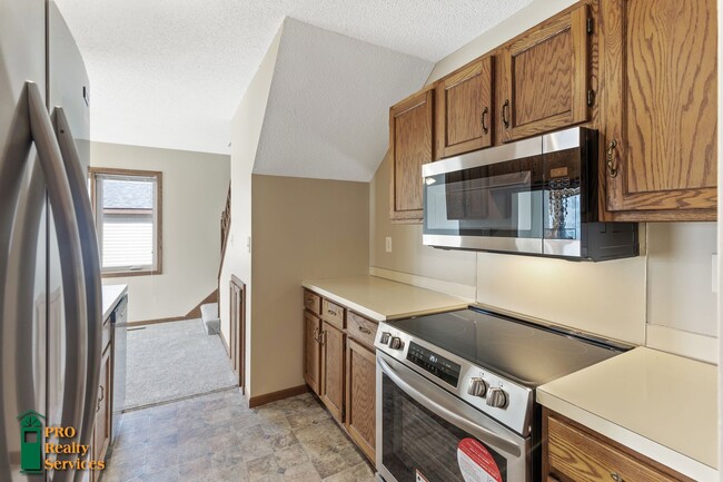 Foto del edificio - 3 bedroom Townhome in Inver Grove Heights