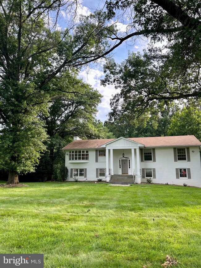 Building Photo - 1312 Darnall Dr