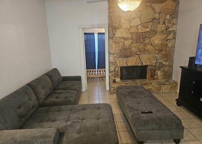 Building Photo - 201 E Del Mar Blvd