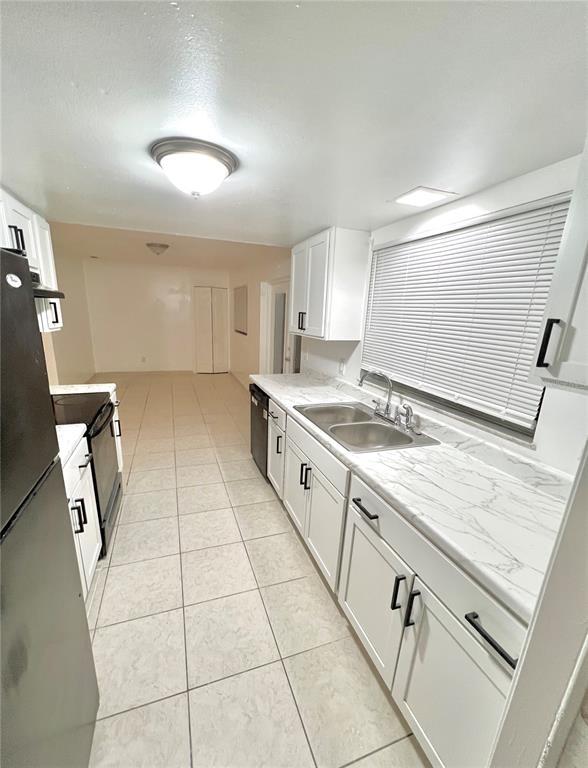 Building Photo - 2819 Kinnon Dr