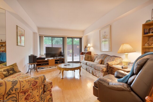 Foto del edificio - 609 W South Orange Ave