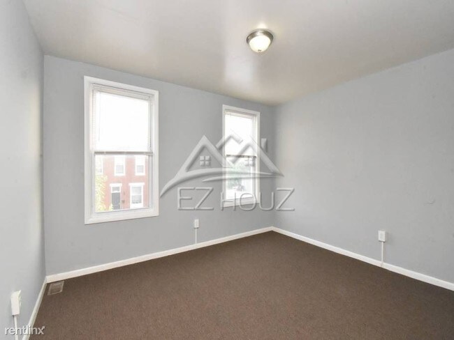 Building Photo - 3 br, 1 bath Apartment - 3033 E Monument St