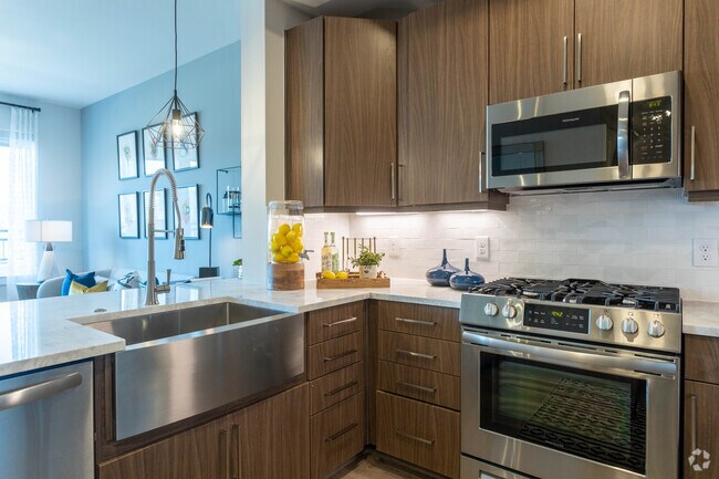 1HAB, 1BA - 709 ft² - Maxwell Memorial