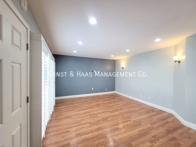Building Photo - 1121 Obispo Ave