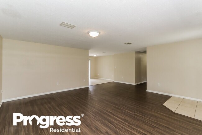 Building Photo - 3701 Red Oak Ct
