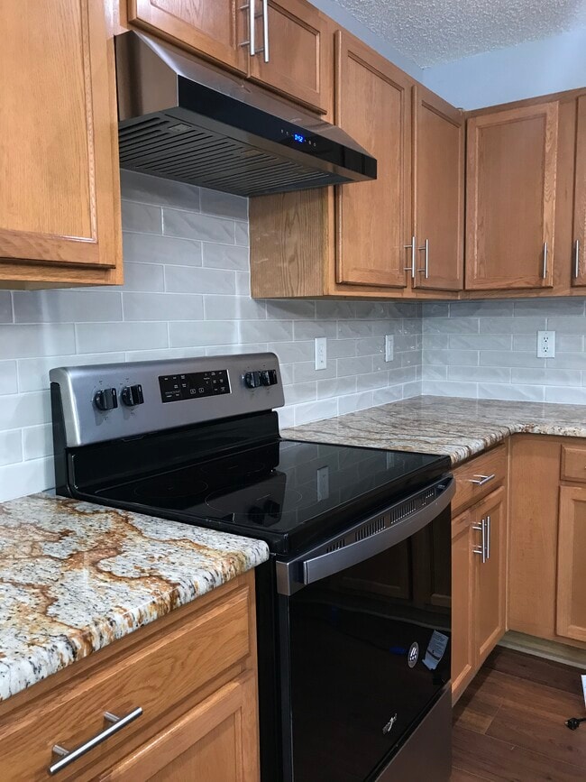 Building Photo - 9152 Redtail Dr