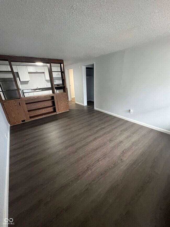 Foto del edificio - 2000 Indianapolis Rd