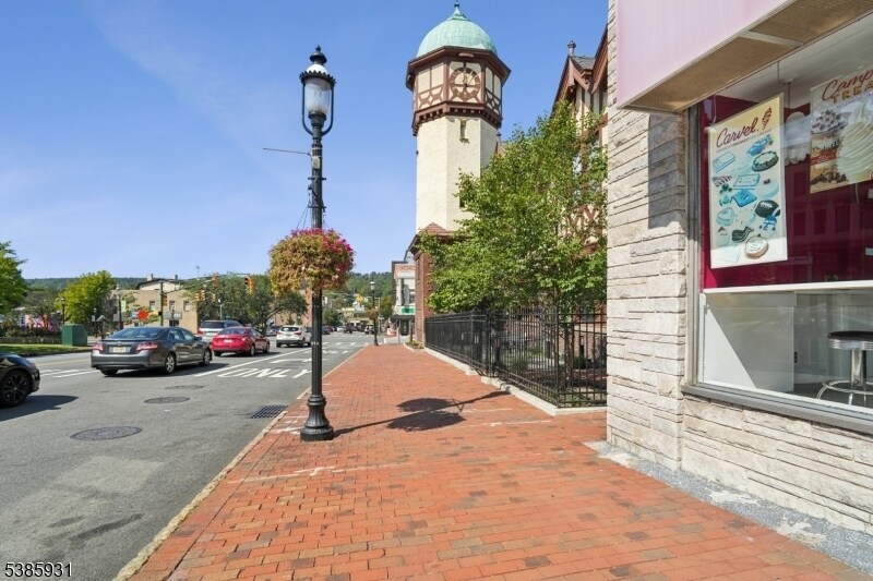 Primary Photo - 109 S Orange Ave