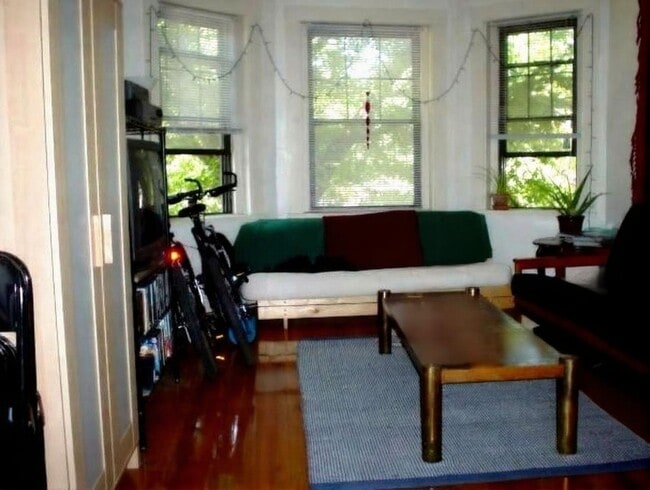 Building Photo - 1412 Commonwealth Ave