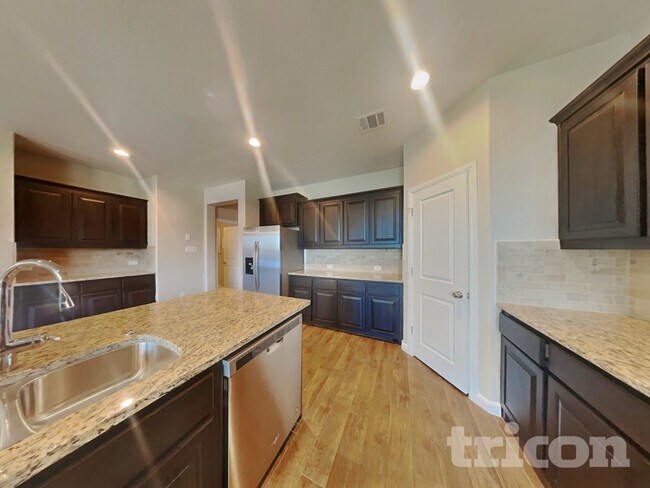 Building Photo - 9124 Highland Orchard Dr
