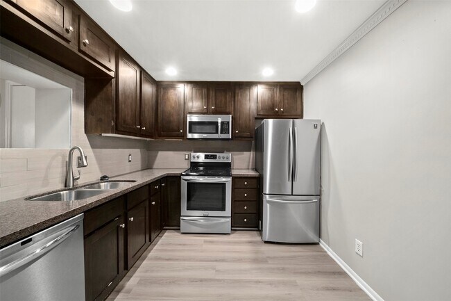 Foto del edificio - 1601 S Shepherd Dr