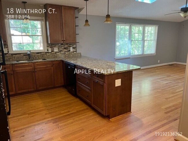 Building Photo - 18 Winthrop Ct.-5 Bedroom, 2.5 Bath house ...
