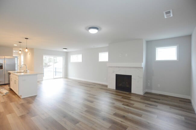 Building Photo - 4829 Suelo Rd