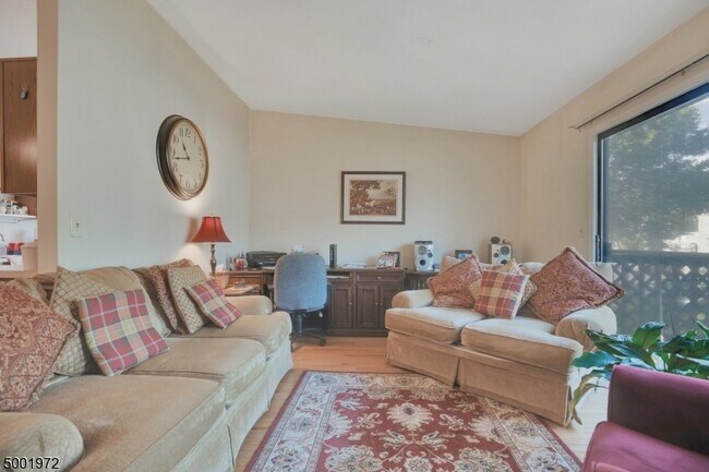 Foto del edificio - 1214 Spruce Hills Dr