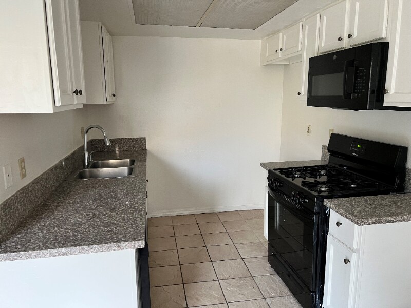Foto principal - 3119 Jaguar Way E