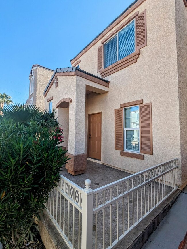 Building Photo - COZY SILVERADO PLACE HOUSE