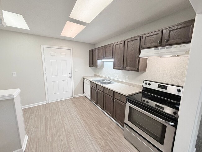 Building Photo - 6534 Kimball Ave