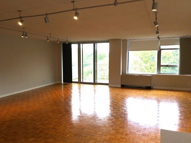 Building Photo - 80 Park 54 Park