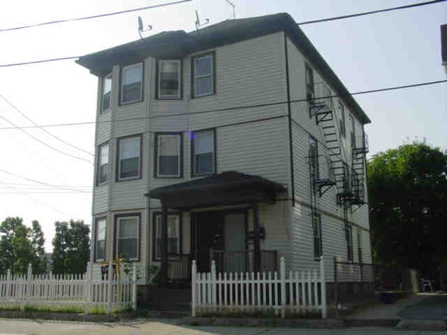 Primary Photo - 24-26 West Hunt