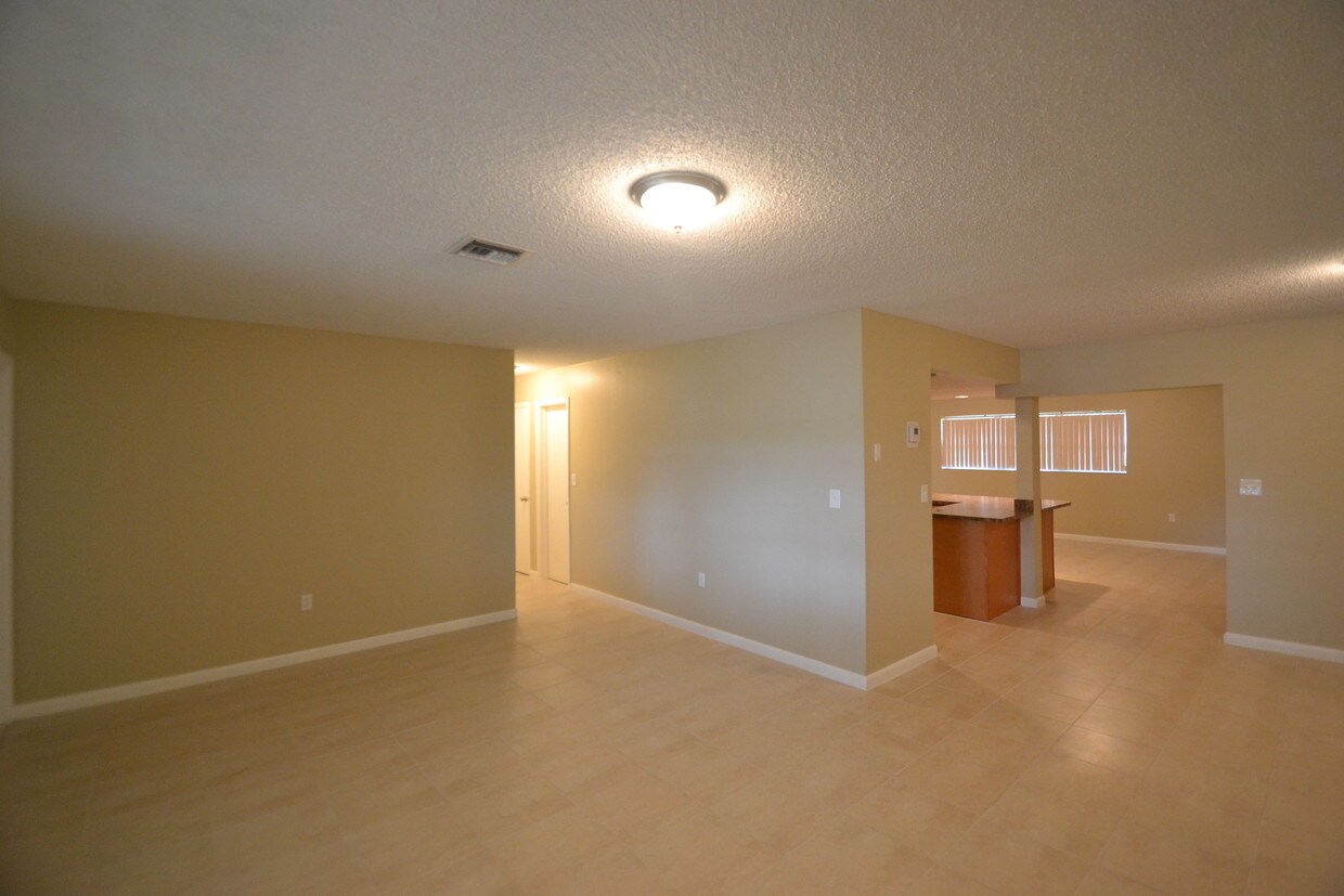 Foto del edificio - 8954 SW 52nd Pl