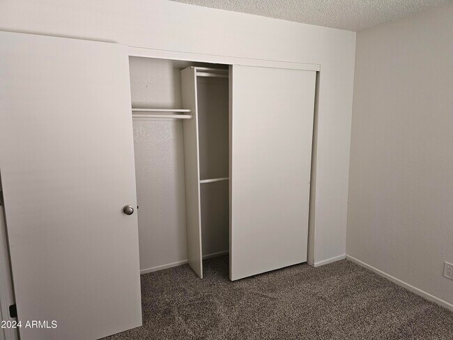 Foto del edificio - 5236 W Peoria Ave