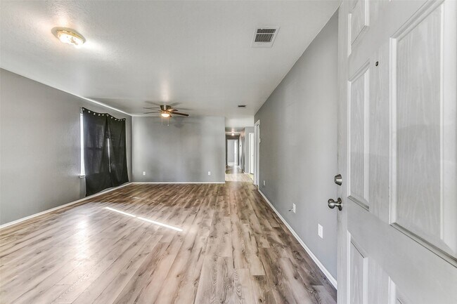 Building Photo - 13518 Woodring Ct