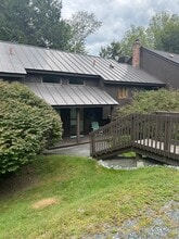 Building Photo - 383 Old Quechee Rd